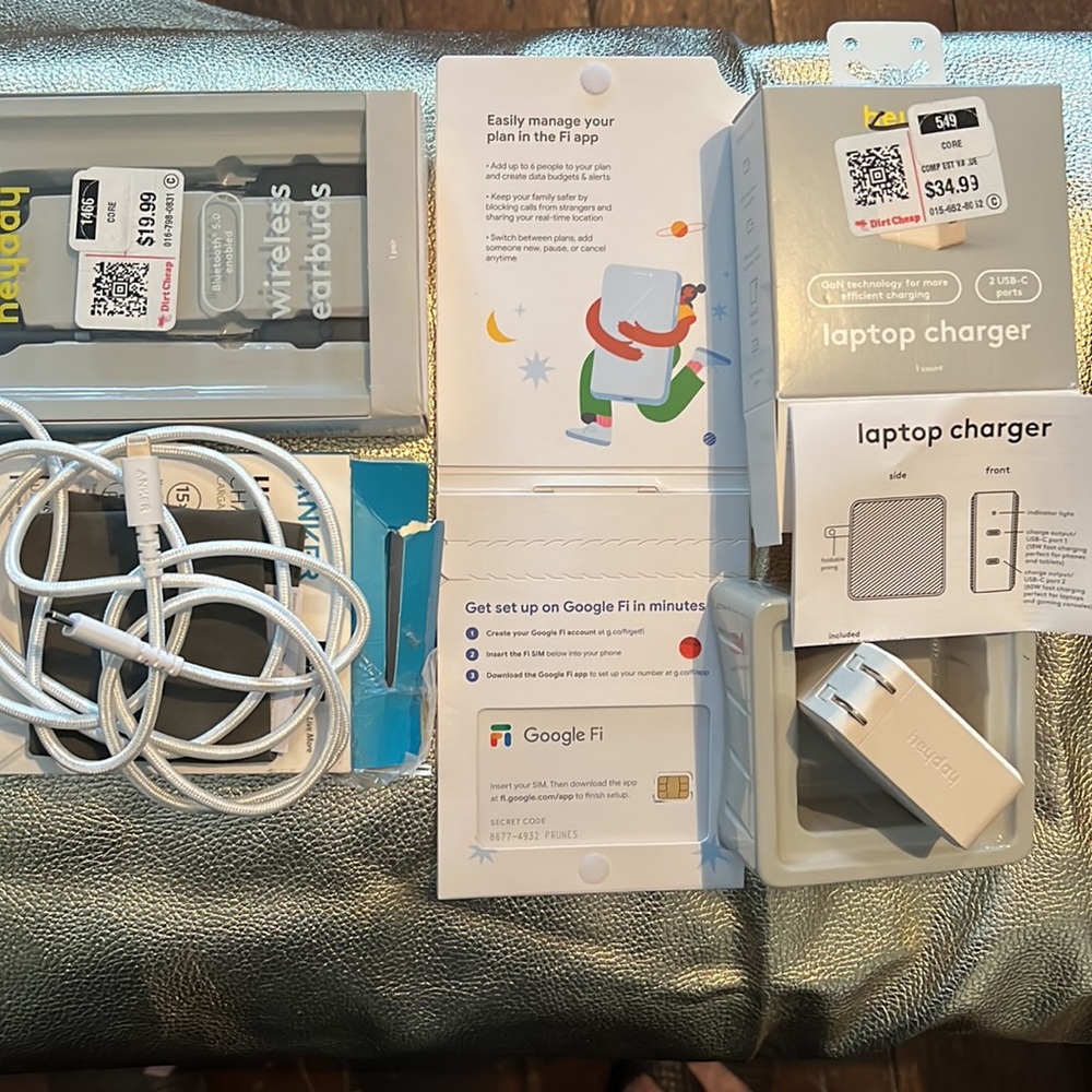 Computer items - Picture 2 of 2